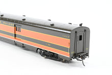 Load image into Gallery viewer, HO Brass Shoreham Shops GN-01 GN - Great Northern Mail Baggage Custom Painted CB&Q - Burlington Route No. 1104