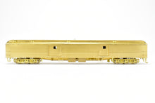 Load image into Gallery viewer, HO Brass Cascade Models GN - Great Northern Baggage Modernized w/Round Ends Steel Doors #475-486