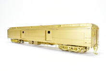 Load image into Gallery viewer, HO Brass Cascade Models GN - Great Northern Baggage Modernized w/Round Ends Steel Doors #475-486