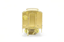 Load image into Gallery viewer, HO Brass Cascade Models GN - Great Northern Baggage Modernized w/Round Ends Steel Doors #475-486