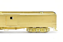 Load image into Gallery viewer, HO Brass Cascade Models GN - Great Northern Baggage Modernized w/Round Ends Steel Doors #475-486