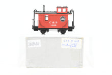 Load image into Gallery viewer, HOn3 Brass NJ Custom Brass C&S - Colorado & Southern 2-Axle Caboose #1009 Custom Painted