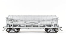 Load image into Gallery viewer, HO NEW Brass NBL - North Bank Line Various Roads SBIX 1575 Standard Brand Vinegar Car