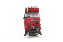 Load image into Gallery viewer, HO Brass CIL - Challenger Imports GN - Great Northern 25' Wood Caboose Later Version FP X582