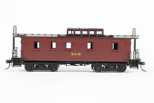 Load image into Gallery viewer, HO Brass Railworks B&M - Boston & Maine 5-Window Narrow Monitor Wood Caboose Factory Painted, Un-numbered