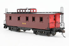 Load image into Gallery viewer, HO Brass Railworks B&M - Boston & Maine 5-Window Narrow Monitor Wood Caboose Factory Painted, Un-numbered