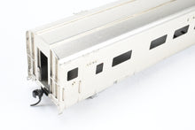 Load image into Gallery viewer, HO Brass Oriental Limited CB&Q/D&RGW/WP California Zephyr Coach "Silver Maple”