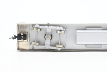 Load image into Gallery viewer, HO Brass Oriental Limited CB&Q/D&RGW/WP California Zephyr Coach "Silver Maple”