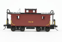 Load image into Gallery viewer, HO Brass Railworks B&M - Boston & Maine #104600 Wood Buggies Four Window Version w/Original Monitor Factory Painted