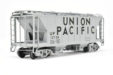 Load image into Gallery viewer, HO Brass Pecos River Brass UP - Union Pacific ACF 34' Covered Hopper Closed Sides/Square Hatches CP #12706