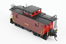 Load image into Gallery viewer, HO Brass Railworks B&M - Boston & Maine #104600 Wood Buggies Four Window Version w/Original Monitor Factory Painted
