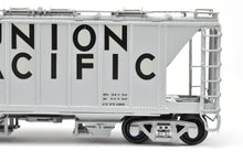 Load image into Gallery viewer, HO Brass Pecos River Brass UP - Union Pacific ACF 34' Covered Hopper Closed Sides/Square Hatches CP #12706
