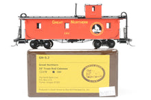 Load image into Gallery viewer, HO Brass CON NBL - North Bank Line GN - Great Northern 33' Truss Rod Caboose FP No. X84