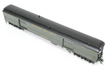 Load image into Gallery viewer, HO Brass Oriental Limited GN - Great Northern HW Baggage #413 Custom Painted REBOXX