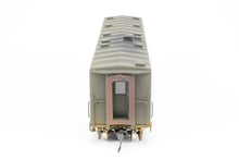 Load image into Gallery viewer, HO Brass Hallmark Models Various Roads Pullman Troop Sleeper C/P USA – United States Army