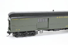 Load image into Gallery viewer, HO Brass Oriental Limited GN - Great Northern HW Baggage #413 Custom Painted REBOXX