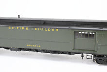 Load image into Gallery viewer, HO Brass Oriental Limited GN - Great Northern HW Baggage #413 Custom Painted REBOXX