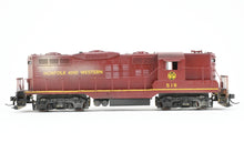 Load image into Gallery viewer, HO Brass Oriental Limited N&W – Norfolk & Western EMD GP9 1750 HP Late Version w/48" Fans and Dynamic Brakes CP