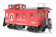 Load image into Gallery viewer, O Brass CON Beaver Creek Model Co. GN - Great Northern Wood Caboose FP #X337 "Collectors Edition"