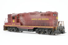 Load image into Gallery viewer, HO Brass Oriental Limited N&W – Norfolk & Western EMD GP9 1750 HP Late Version w/48" Fans and Dynamic Brakes CP