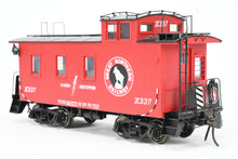 Load image into Gallery viewer, O Brass CON Beaver Creek Model Co. GN - Great Northern Wood Caboose FP #X337 "Collectors Edition"
