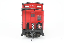 Load image into Gallery viewer, O Brass CON Beaver Creek Model Co. GN - Great Northern Wood Caboose FP #X337 "Collectors Edition"