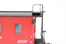 Load image into Gallery viewer, O Brass CON Beaver Creek Model Co. GN - Great Northern Wood Caboose FP #X337 "Collectors Edition"