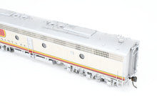 Load image into Gallery viewer, HO Brass Oriental Limited ATSF - Santa Fe EMD E8Am/Bm 2250 HP Factory Plated and Painted #82L/82A