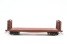 Load image into Gallery viewer, HO Brass U.S. Hobbies Various Roads Bulkhead Beveled Floor Pulpwood Flatcar Custom Painted NO BOX