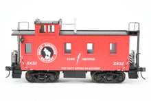 Load image into Gallery viewer, O Brass CON Beaver Creek Model Co. GN - Great Northern Wood Caboose FP #X432 "Collectors Edition"