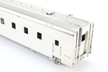 Load image into Gallery viewer, HO Brass Oriental Limited CB&Q - Burlington Route Twin Cities Zephyr Diner 196-197