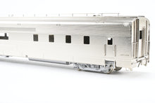 Load image into Gallery viewer, HO Brass Oriental Limited CB&Q - Burlington Route Twin Cities Zephyr Diner 196-197