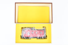Load image into Gallery viewer, O Brass CON Beaver Creek Model Co. GN - Great Northern Wood Caboose FP #X432 "Collectors Edition"
