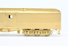Load image into Gallery viewer, HO Brass Cascade Models GN - Great Northern Baggage Modernized w/Round Ends Steel Doors #475-486
