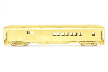 Load image into Gallery viewer, O Brass Oriental Limited GN - Great Northern HW Combine/Caboose 557-586