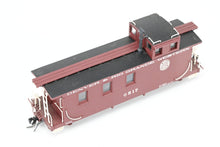 Load image into Gallery viewer, HOn3 Blackstone Models D&RGW - Denver & Rio Grande Western Long Caboose Moffat Tunnel Herald No. 0517