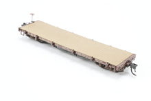 Load image into Gallery viewer, HOn3 Blackstone Models D&RGW - Denver & Rio Grande Western 30’ Flat Car Weathered No. 6013 Weathered