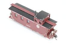 Load image into Gallery viewer, HOn3 Blackstone Models D&RGW - Denver & Rio Grande Western Long Caboose Moffat Tunnel Herald No. 0517