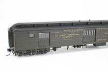 Load image into Gallery viewer, HO NEW Brass TCY - The Coach Yard SP - Southern Pacific HW Horse-Baggage Class 70-BH-3 FP #7226