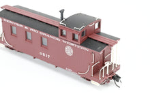 Load image into Gallery viewer, HOn3 Blackstone Models D&RGW - Denver & Rio Grande Western Long Caboose Moffat Tunnel Herald No. 0517