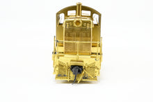 Load image into Gallery viewer, HO Brass CON OMI - Overland Models Inc. GN - Great Northern EMD NW-5 Original Version #186-195