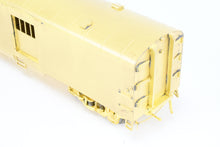 Load image into Gallery viewer, HO Brass A. W. Enterprises GN - Great Northern Streamlined Baggage Car #268-269 (End Door Version)