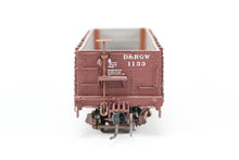 Load image into Gallery viewer, HOn3 Blackstone Models D&RGW - Denver & Rio Grande Western High Side Gondola Flying Grande Herald No. 1133