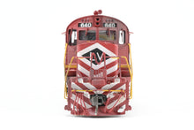 Load image into Gallery viewer, HO Brass Oriental Limited LV - Lehigh Valley C-628 Red Scheme FP and Lightly Weathered No. 640