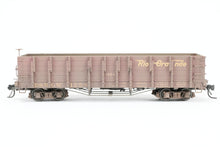 Load image into Gallery viewer, HOn3 Blackstone Models D&RGW - Denver & Rio Grande Western High Side Gondola Flying Grande Herald No. 1258, Weathered
