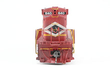 Load image into Gallery viewer, HO Brass Oriental Limited LV - Lehigh Valley C-628 Red Scheme FP and Lightly Weathered No. 640