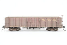 Load image into Gallery viewer, HOn3 Blackstone Models D&RGW - Denver & Rio Grande Western High Side Gondola Flying Grande Herald No. 1258, Weathered