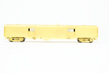 Load image into Gallery viewer, HO Brass A. W. Enterprises GN - Great Northern Streamlined Baggage Car #266-267