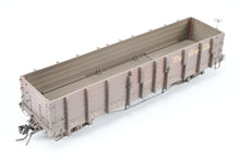 Load image into Gallery viewer, HOn3 Blackstone Models D&RGW - Denver & Rio Grande Western High Side Gondola Flying Grande Herald No. 1258, Weathered
