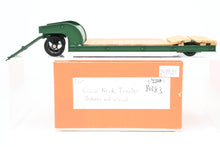 Load image into Gallery viewer, O Brass The Car Works - Various Roads - Goose Neck Low Boy Logging Trailer - Green